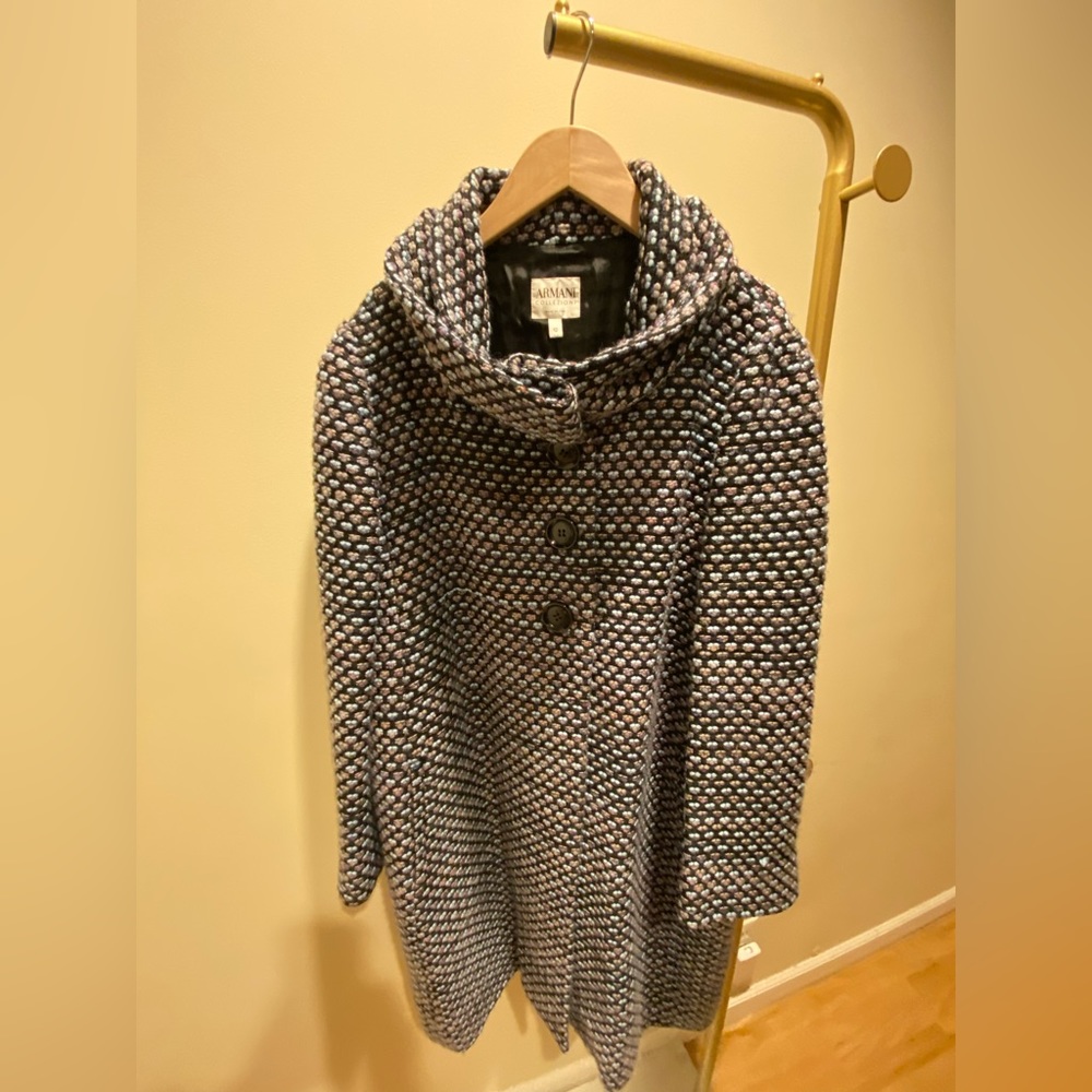 Armani Collezioni Wool Coat - Size 12. Made in Italy. Lightweight